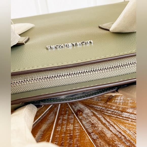 NWT Michael Kors Large Avril Top Handle Satchel - Picture 10 of 17